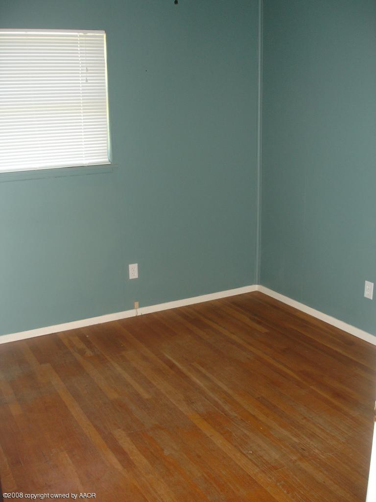 5004 Parker Street Amarillo, TX 79110 - Photo 10 of 22 Bedroom 2