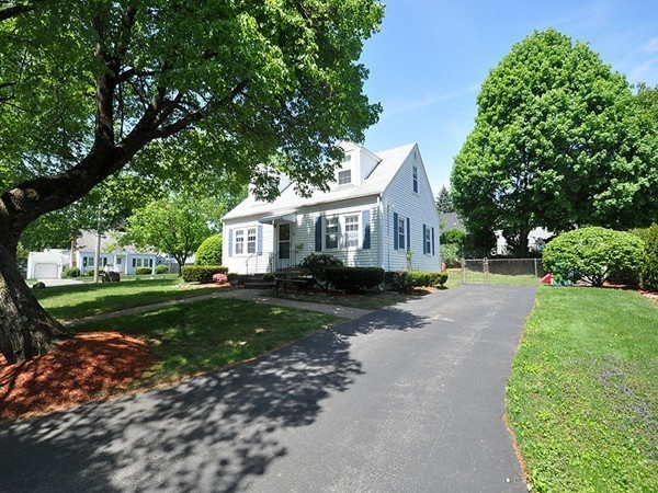 103 Governor Road Stoneham, MA 02180 - Photo 2 of 21 Gallery Image 2