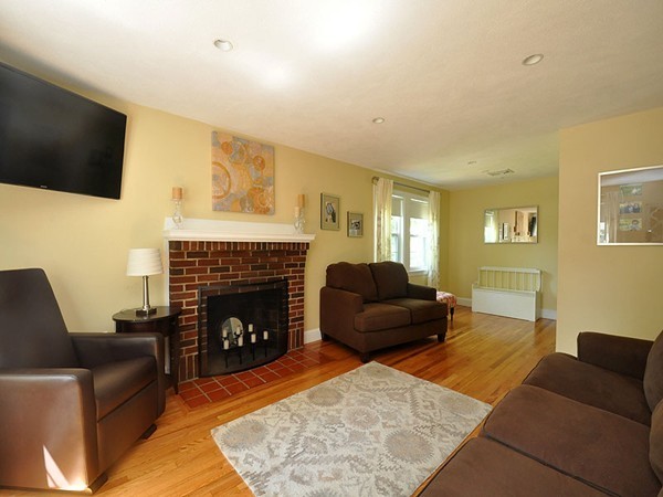 103 Governor Road Stoneham, MA 02180 - Photo 3 of 21 Gallery Image 3