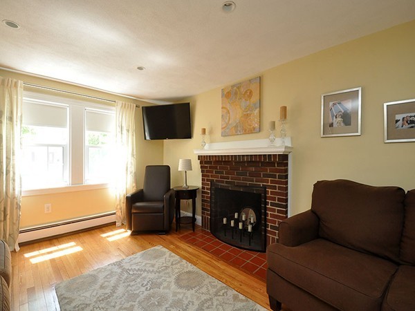 103 Governor Road Stoneham, MA 02180 - Photo 4 of 21 Gallery Image 4