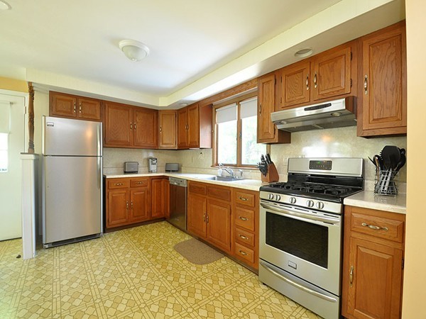 103 Governor Road Stoneham, MA 02180 - Photo 6 of 21 Gallery Image 6