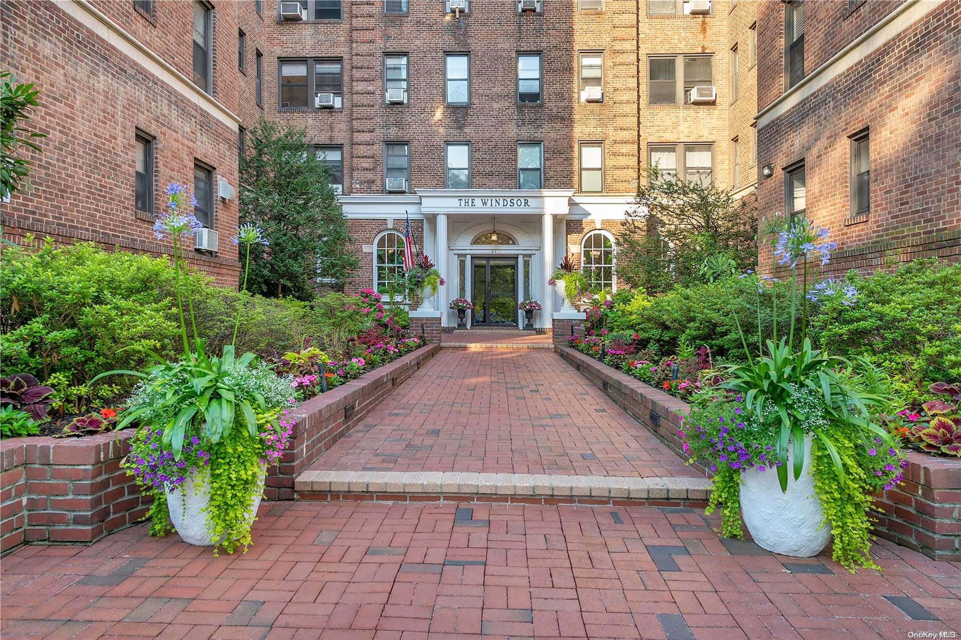 21 Barstow Road, Unit 5H Great Neck, NY 11021 - Photo 1 of 1 Gallery Image 1