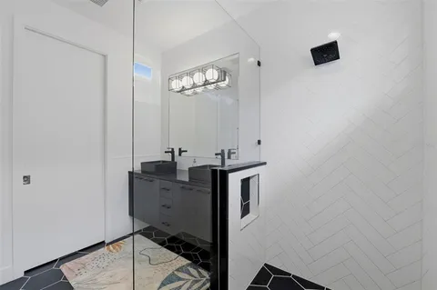 $750,000 | 5160 Dartmouth Avenue North, St. Petersburg, FL 33710