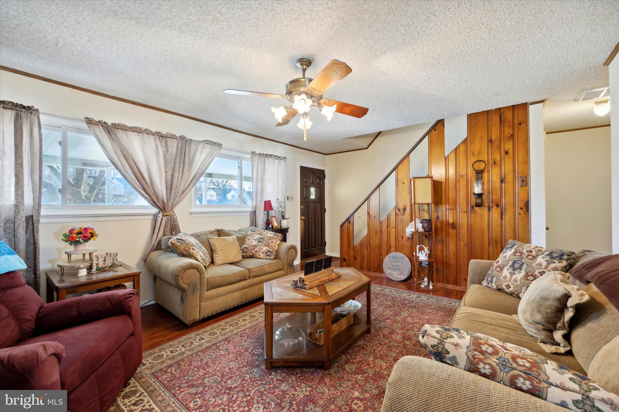 2439 Secane Road Secane, PA 19018 - Photo 4 of 15