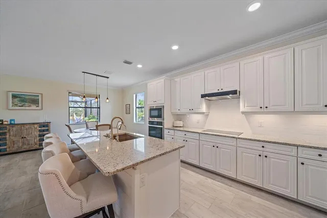 $985,000 | 20698 Valprato Court, Venice, FL 34293