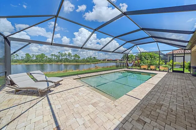 $985,000 | 20698 Valprato Court, Venice, FL 34293