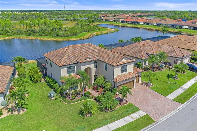 $985,000 | 20698 Valprato Court, Venice, FL 34293