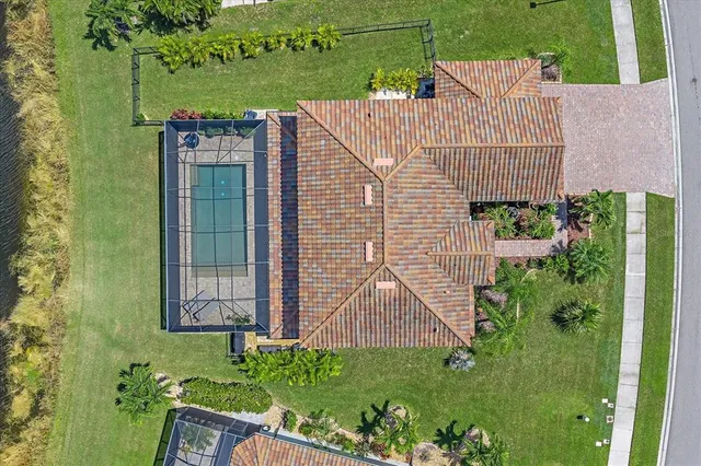 $985,000 | 20698 Valprato Court, Venice, FL 34293