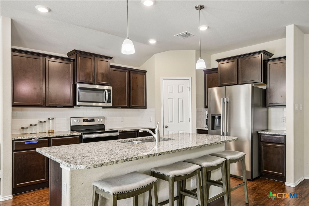 204 Bainbridge Road Temple, TX 76502 - Photo 17 of 43 Kitchen
