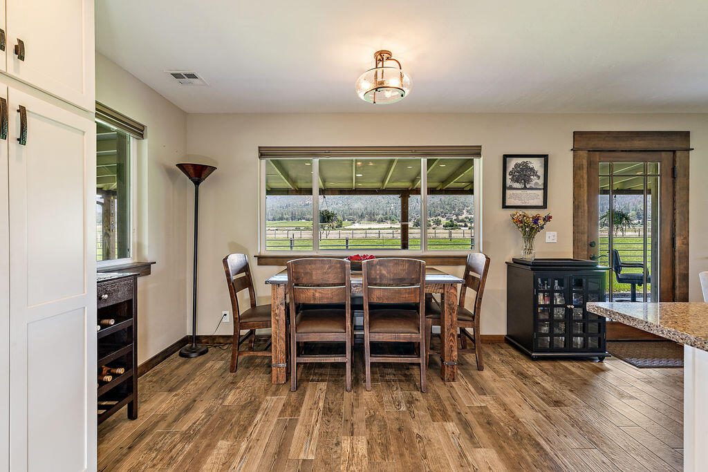 900 Hamilton Road Jacksonville, OR 97530 - Photo 51 of 159 51