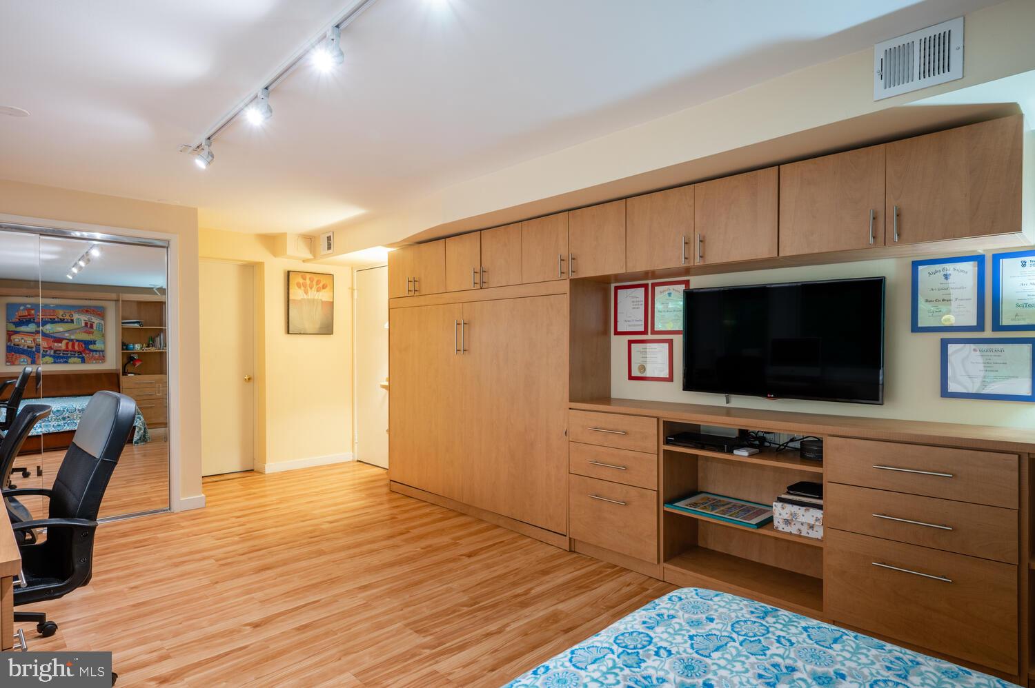 8313 Still Spring Court Bethesda, MD 20817 - Photo 28 of 39