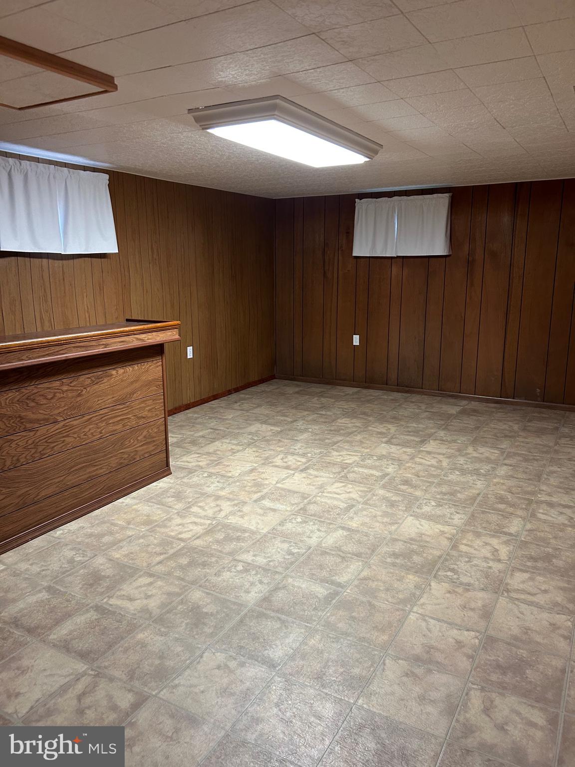 2523 Mountain Road Joppa, MD 21085 - Photo 23 of 35 Clubroom with bar