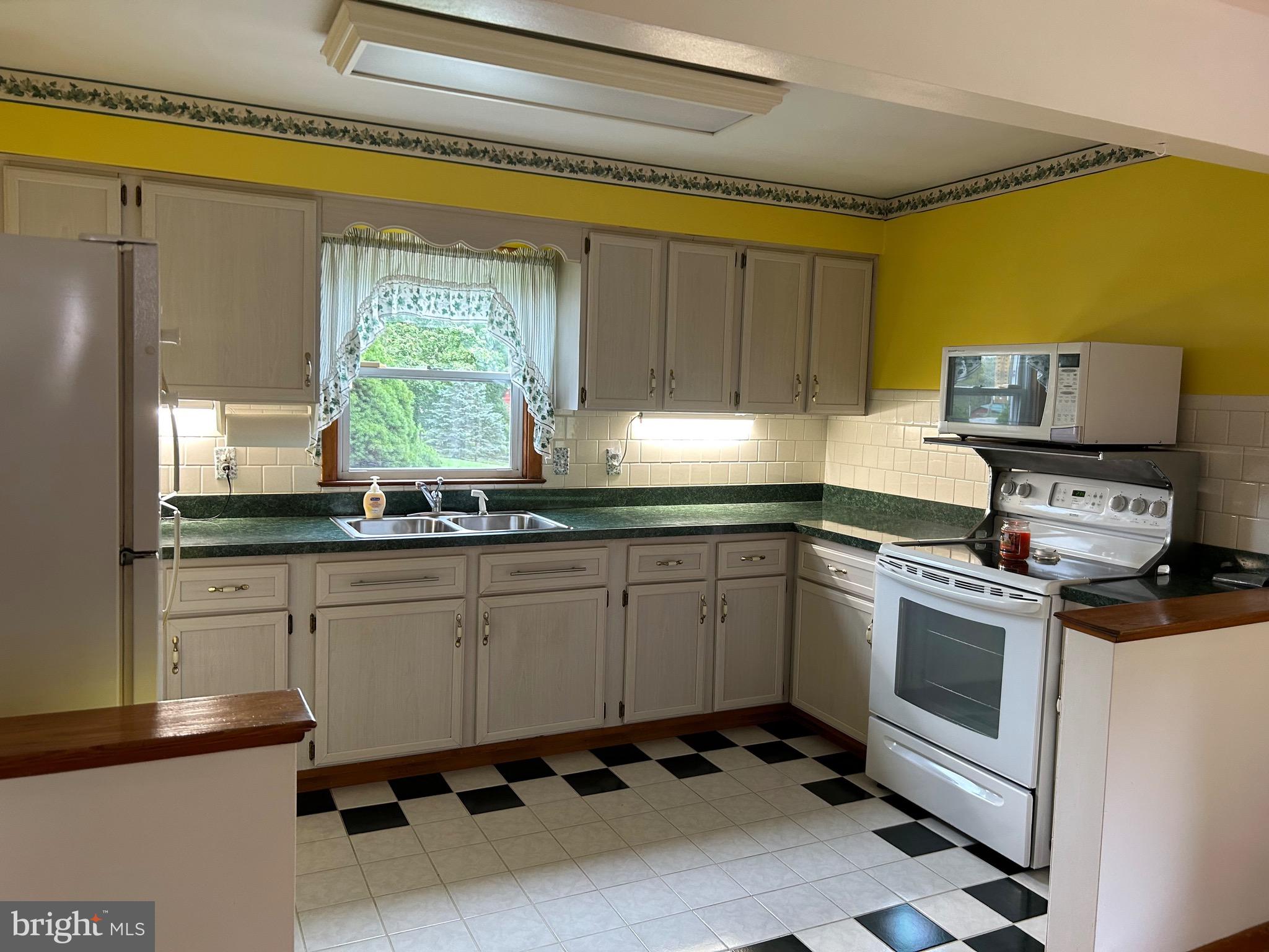 2523 Mountain Road Joppa, MD 21085 - Photo 26 of 35 Kitchen