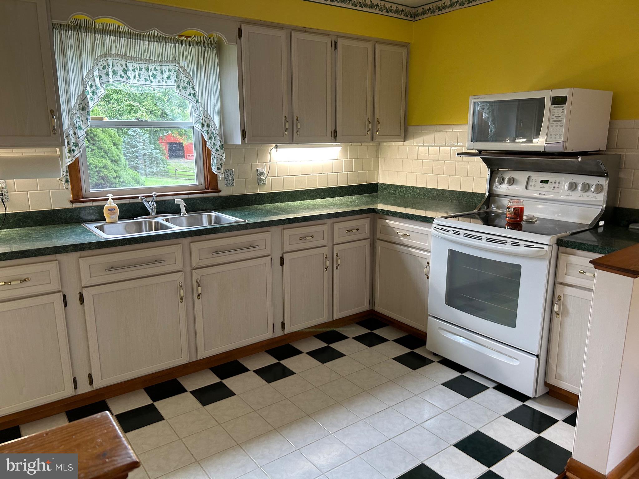 2523 Mountain Road Joppa, MD 21085 - Photo 34 of 35 Kitchen