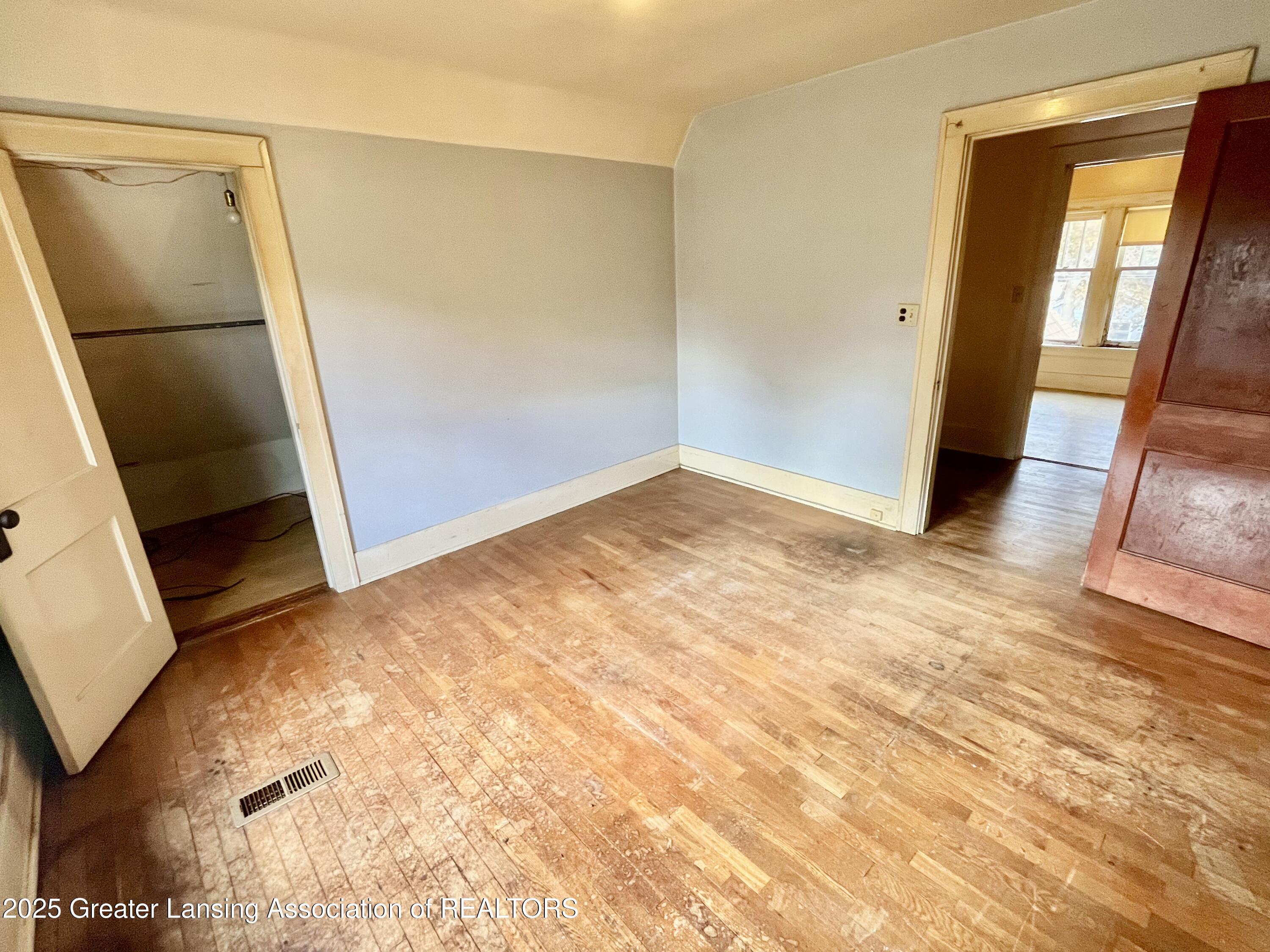 713 East Cavanaugh Road Lansing, MI 48910 - Photo 23 of 27 IMG_1362
