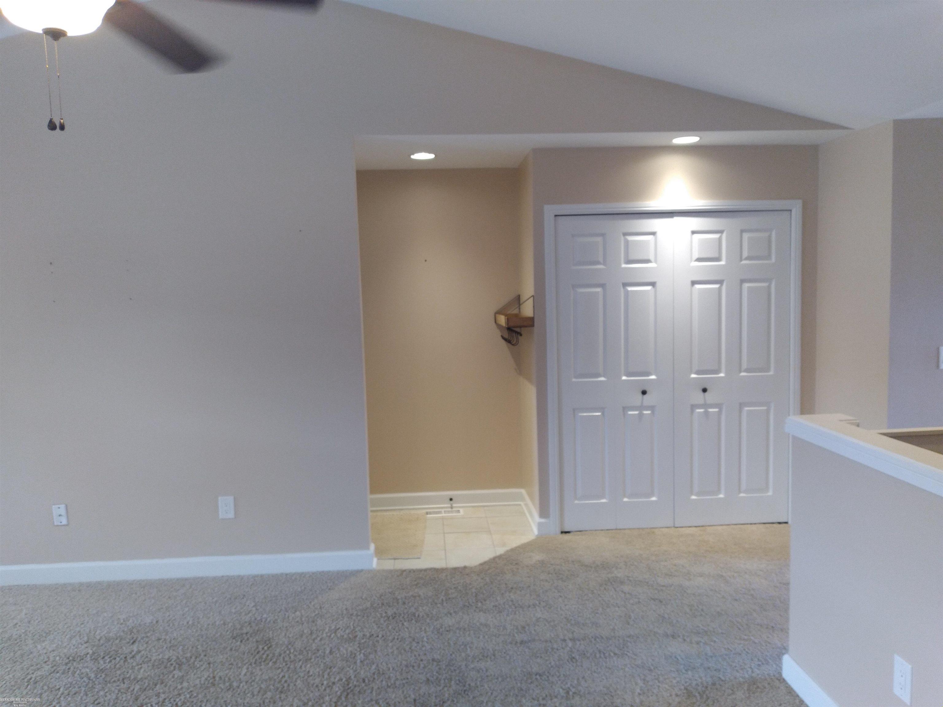 488 Newcastle Lane Romeo, MI 48065 - Photo 8 of 19 50133069-6a27f975-97e4-4f94-ac71-dd7098d5682b.JPG