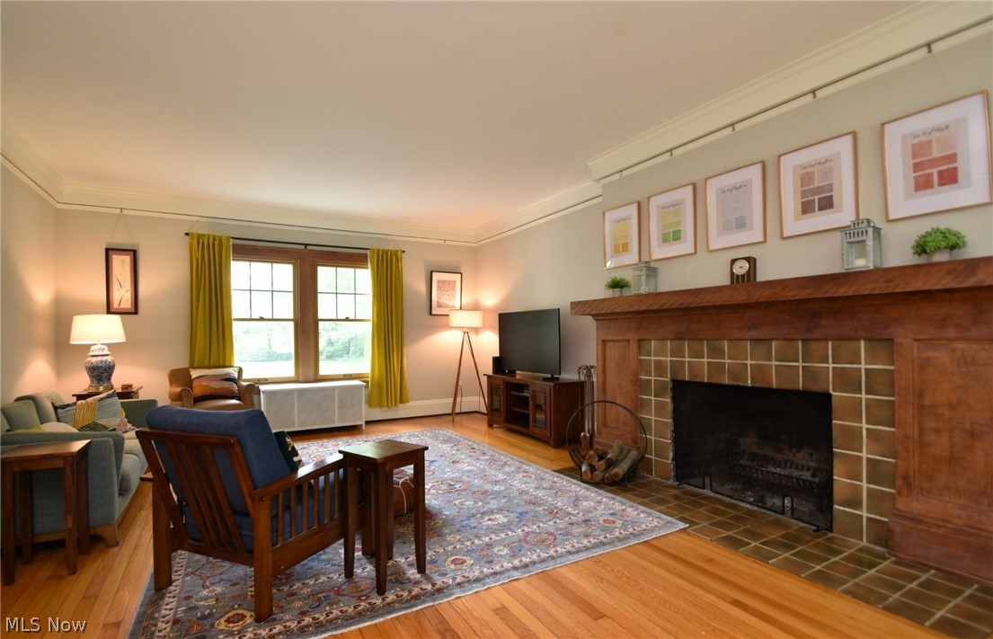 2733 Leighton Road Cleveland, OH 44120 - Photo 6 of 40 Oversized Living Room