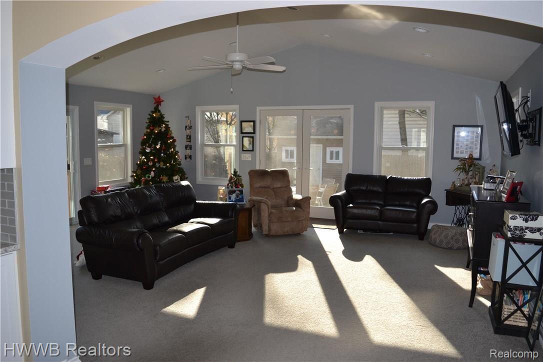 128 Linwood Avenue Rochester, MI 48307 - Photo 15 of 44 kitchen to family room