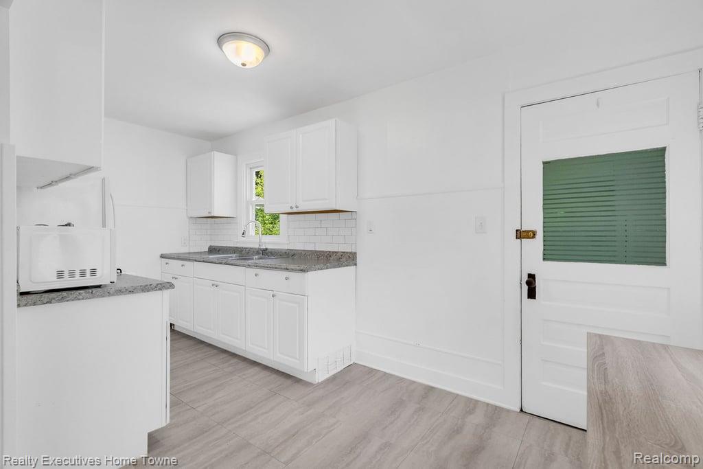 2720 Walnut Street Port Huron, MI 48060 - Photo 9 of 26