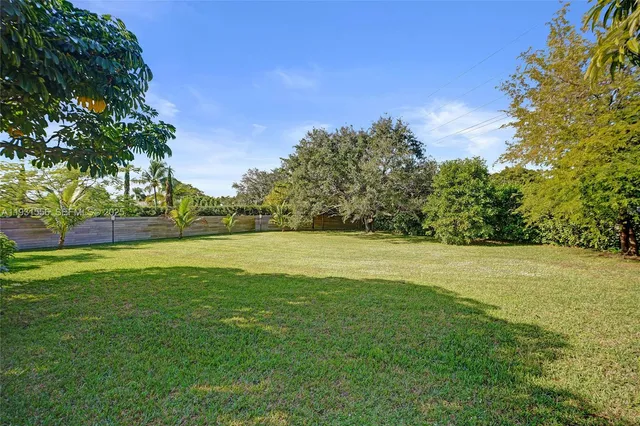 $2,090,000 | 21440 Highland Lakes Boulevard, Miami, FL 33179