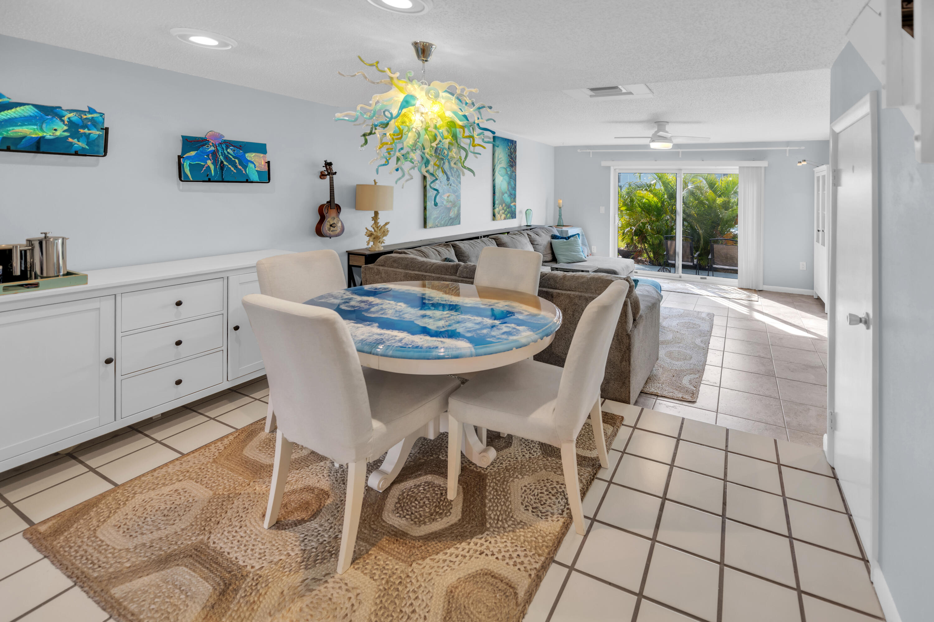 40 High Point Road, Unit 402 Tavernier, FL 33070 - Photo 5 of 20 Dining