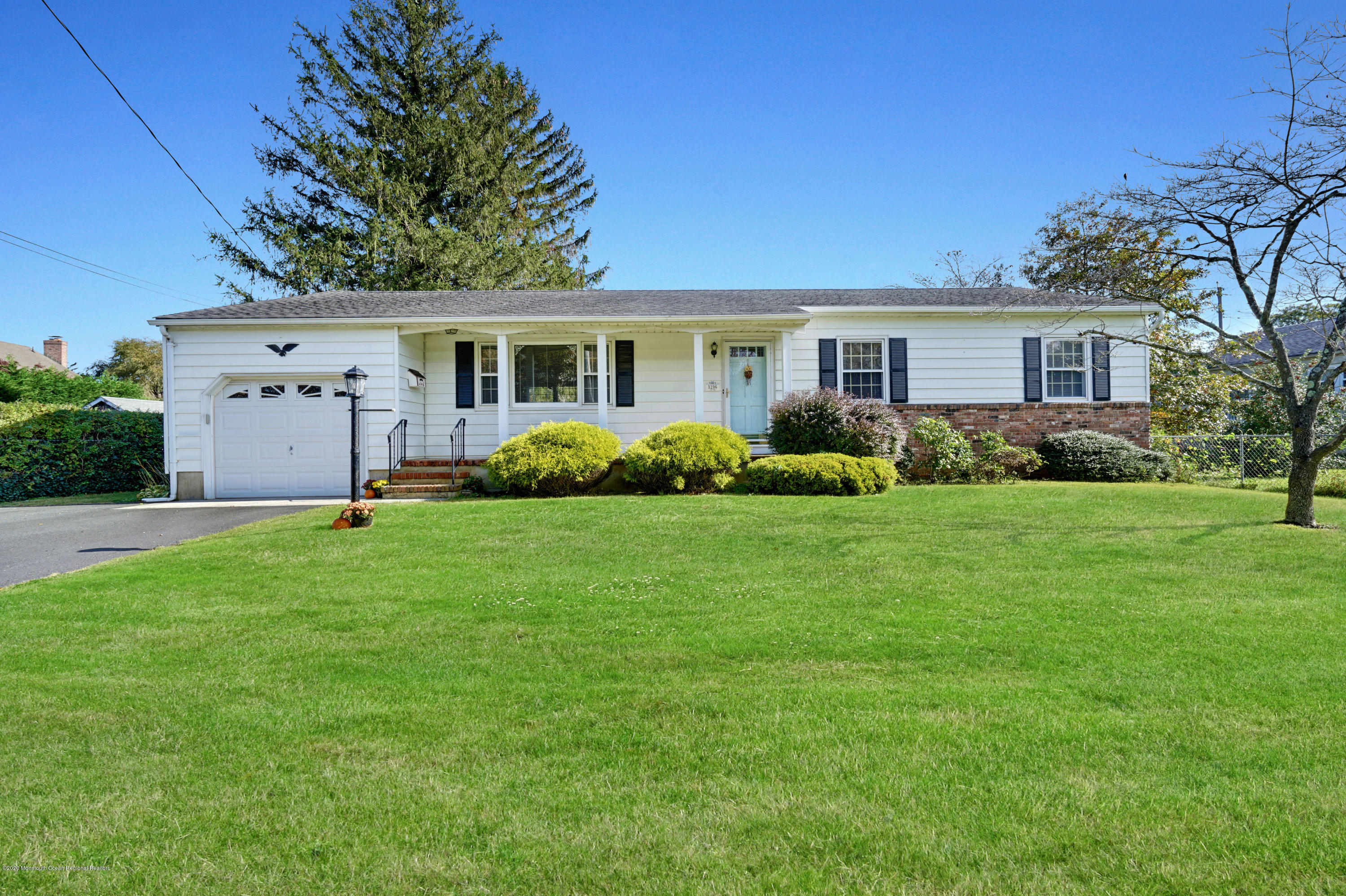 1216 Rue Avenue Point Pleasant, NJ 08742 - Photo 4 of 43 003_dsc06272-dsc06276_1