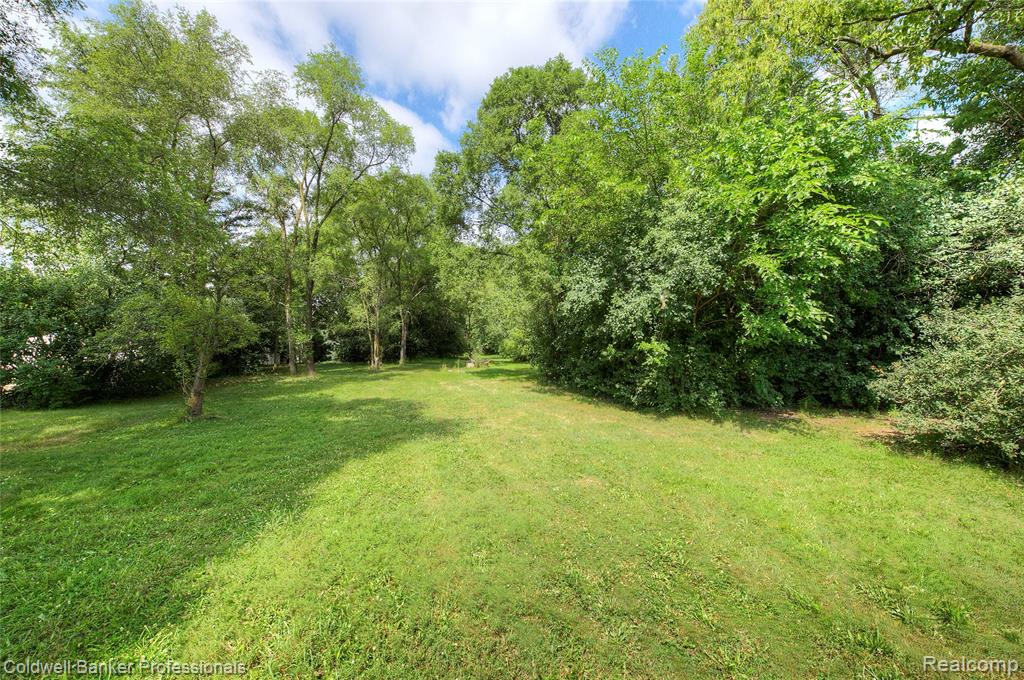2139 Jones Road Waterford, MI 48327 - Photo 28 of 34
