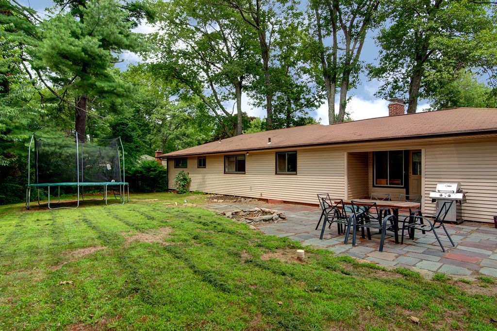 6 Tanglewood Road Paxton, MA 01612 - Photo 4 of 17 Gallery Image 4