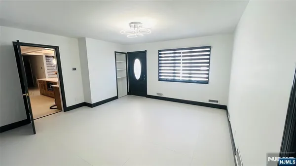 $8,000 | 815 Highland Avenue, Paramus, NJ 07652