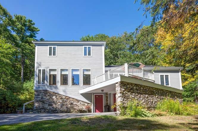 142 Foreside Road Cumberland, ME 04110 - Photo 2 of 33 Photo