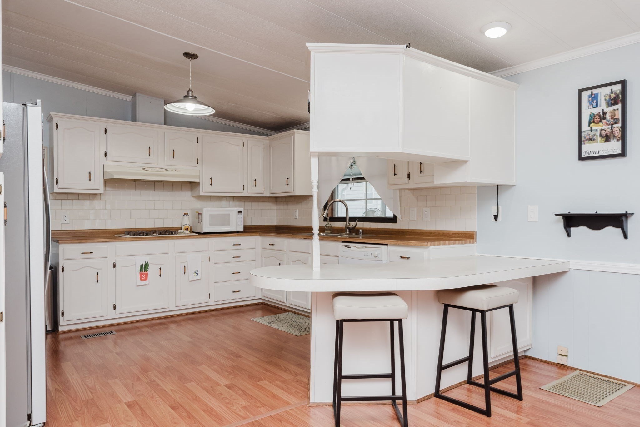 2 Anna Street Raynham, MA 02767 - Photo 4 of 39 Gallery Image 4