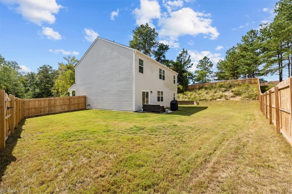 350 Roberts Place Carthage, NC 28327 - Photo 4 of 37