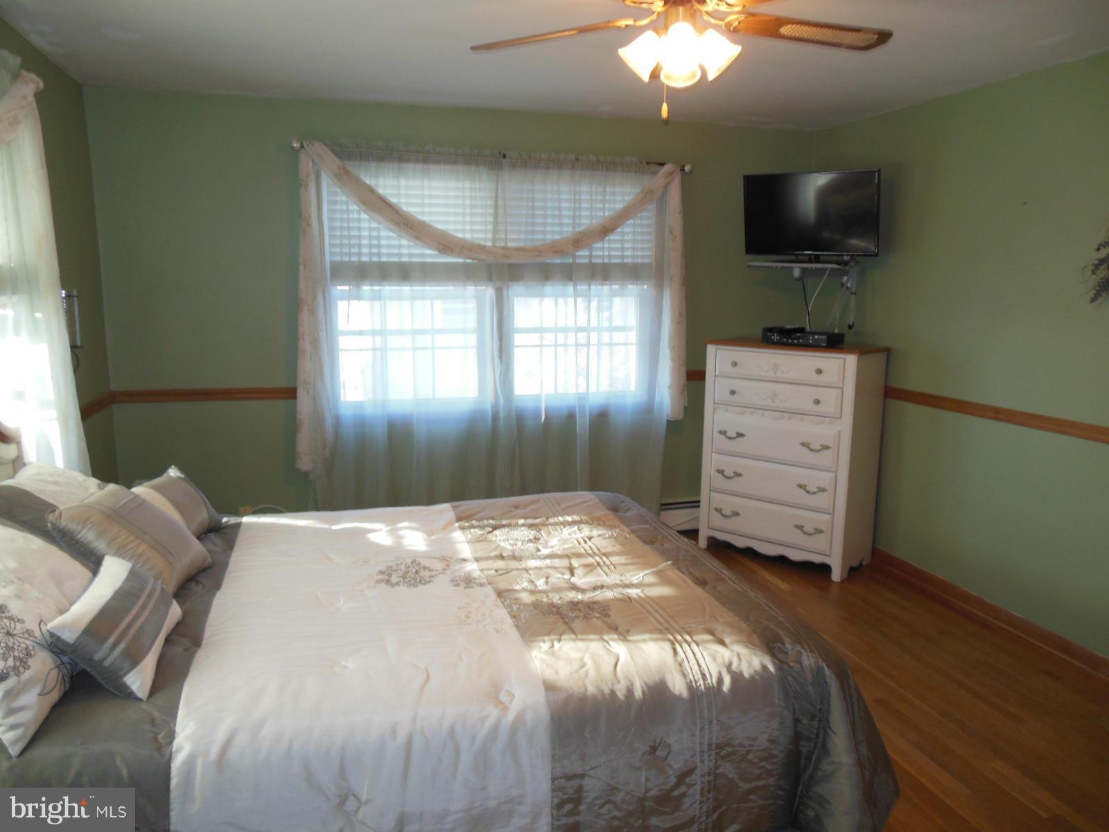 24313 Ridge Road Damascus, MD 20872 - Photo 12 of 30 Bedroom (Master)