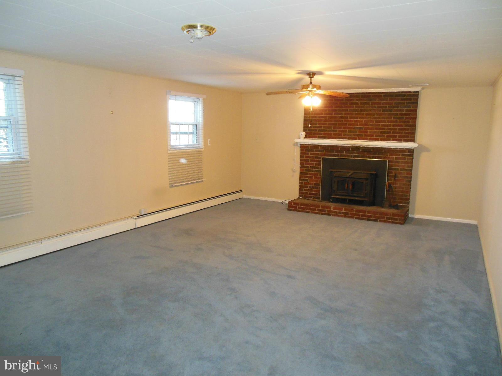 24313 Ridge Road Damascus, MD 20872 - Photo 17 of 30 Family Room