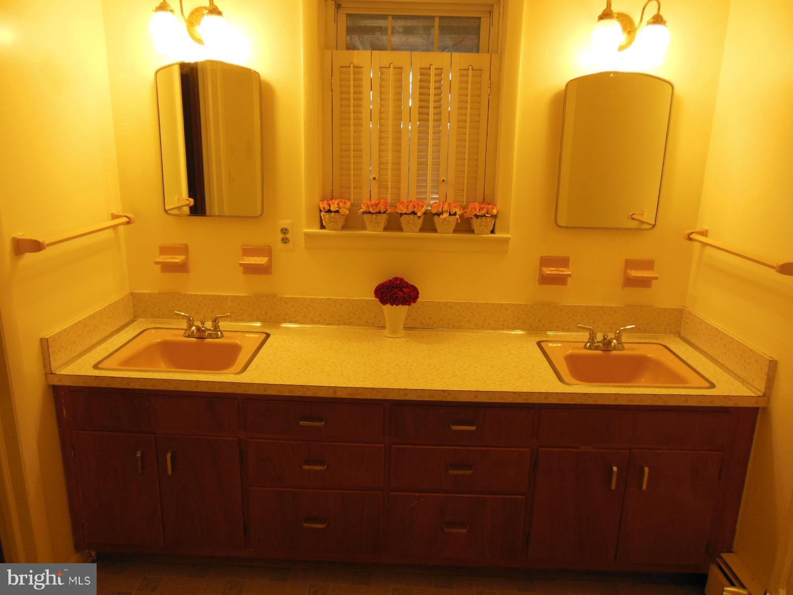 24313 Ridge Road Damascus, MD 20872 - Photo 19 of 30 Bath