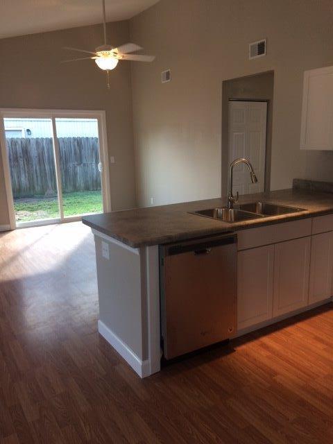 152 Manchester Road Summerville, SC 29486 - Photo 5 of 13 IMG_0934