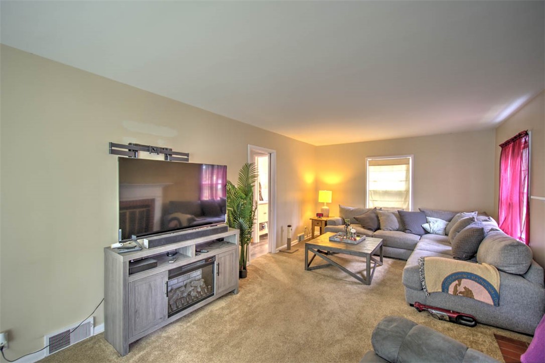 405 South Dennis Avenue Decatur, IL 62522 - Photo 9 of 27