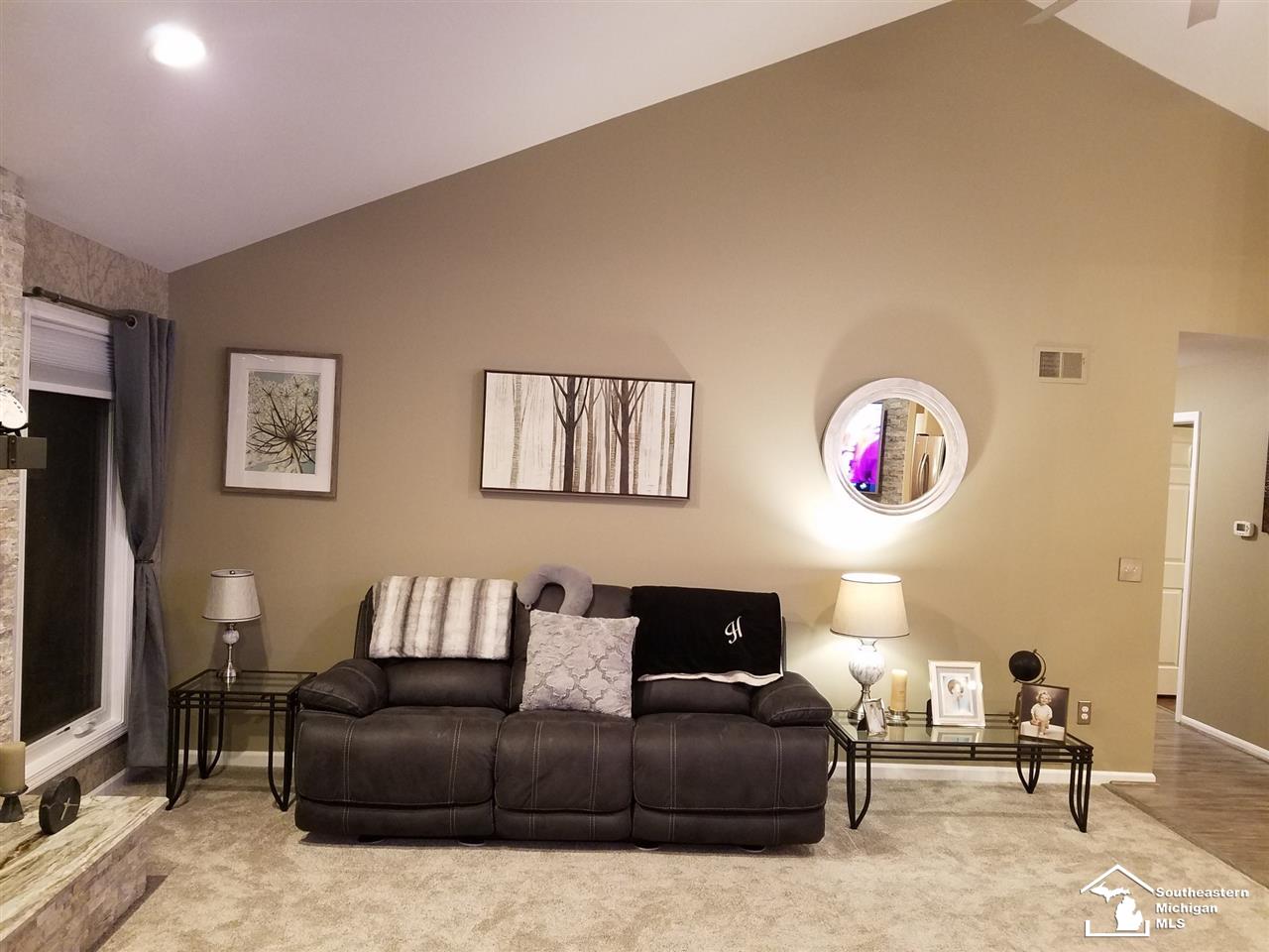 39522 Squire Road Novi, MI 48375 - Photo 8 of 54