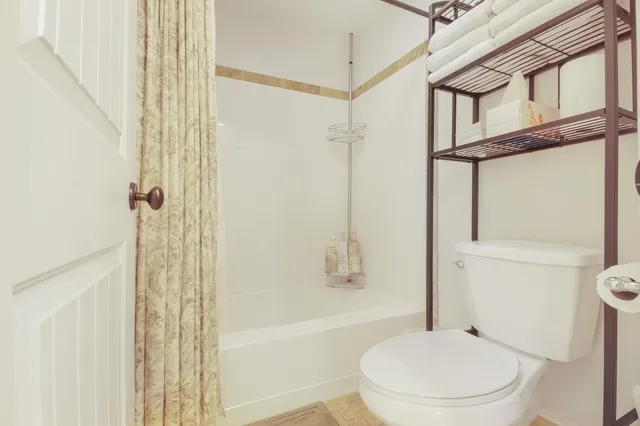 $397,500 | 403 Deerpath West, Unit F, Fontana, WI 53125