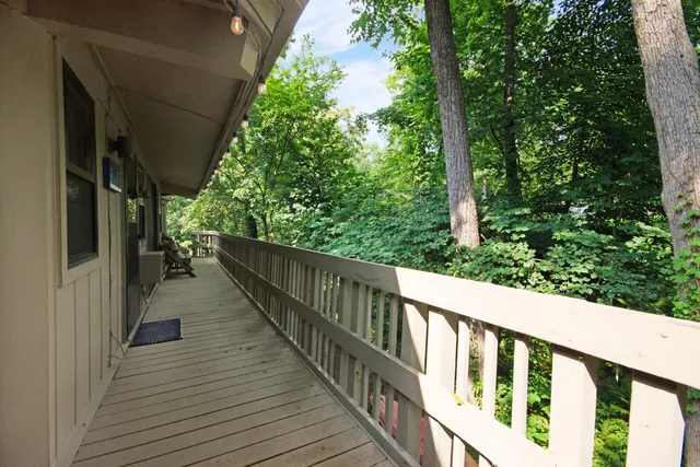 $397,500 | 403 Deerpath West, Unit F, Fontana, WI 53125