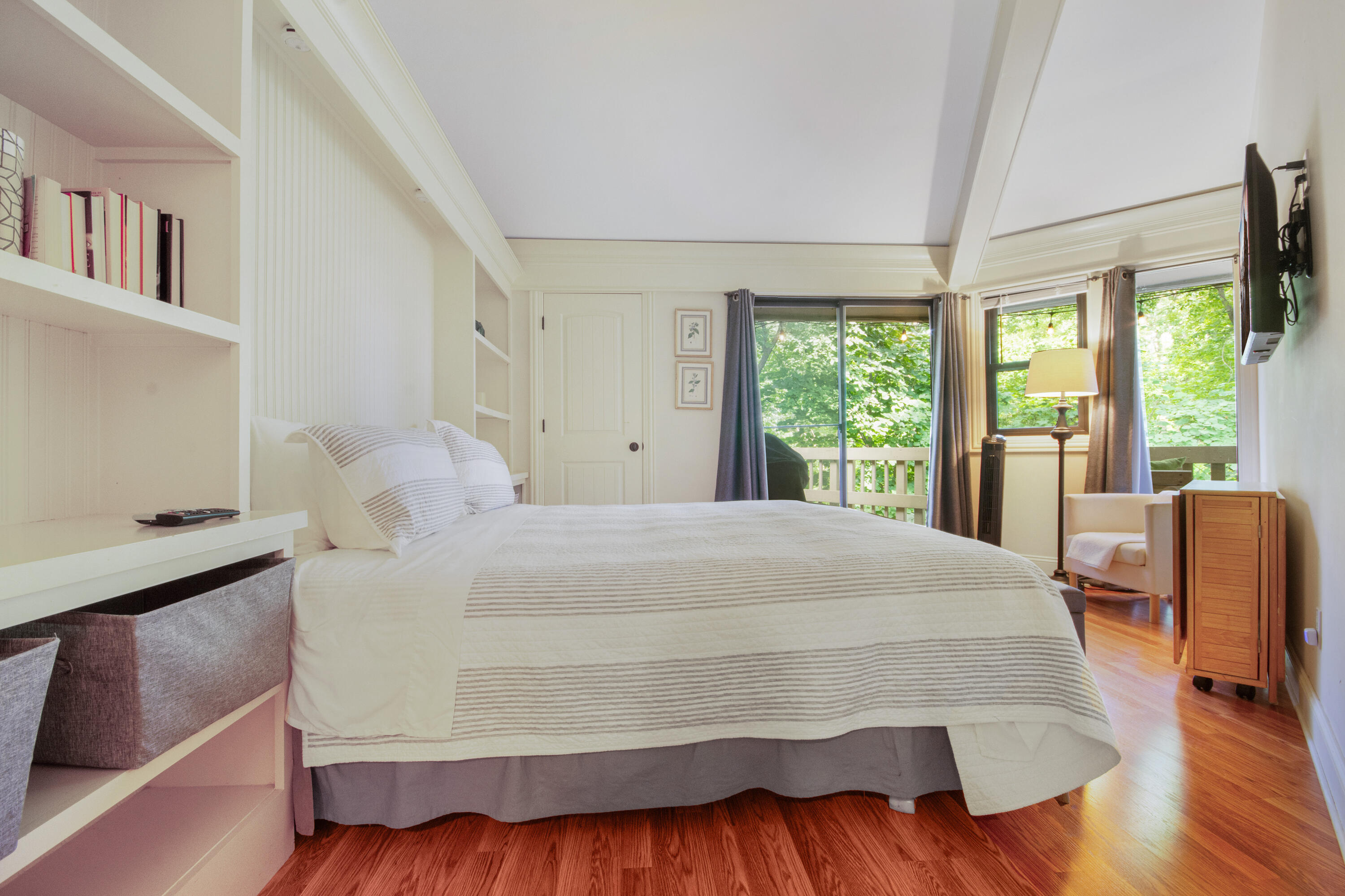 403 Deerpath West, Unit F Fontana, WI 53125 - Photo 8 of 17 403 Deerpath_10