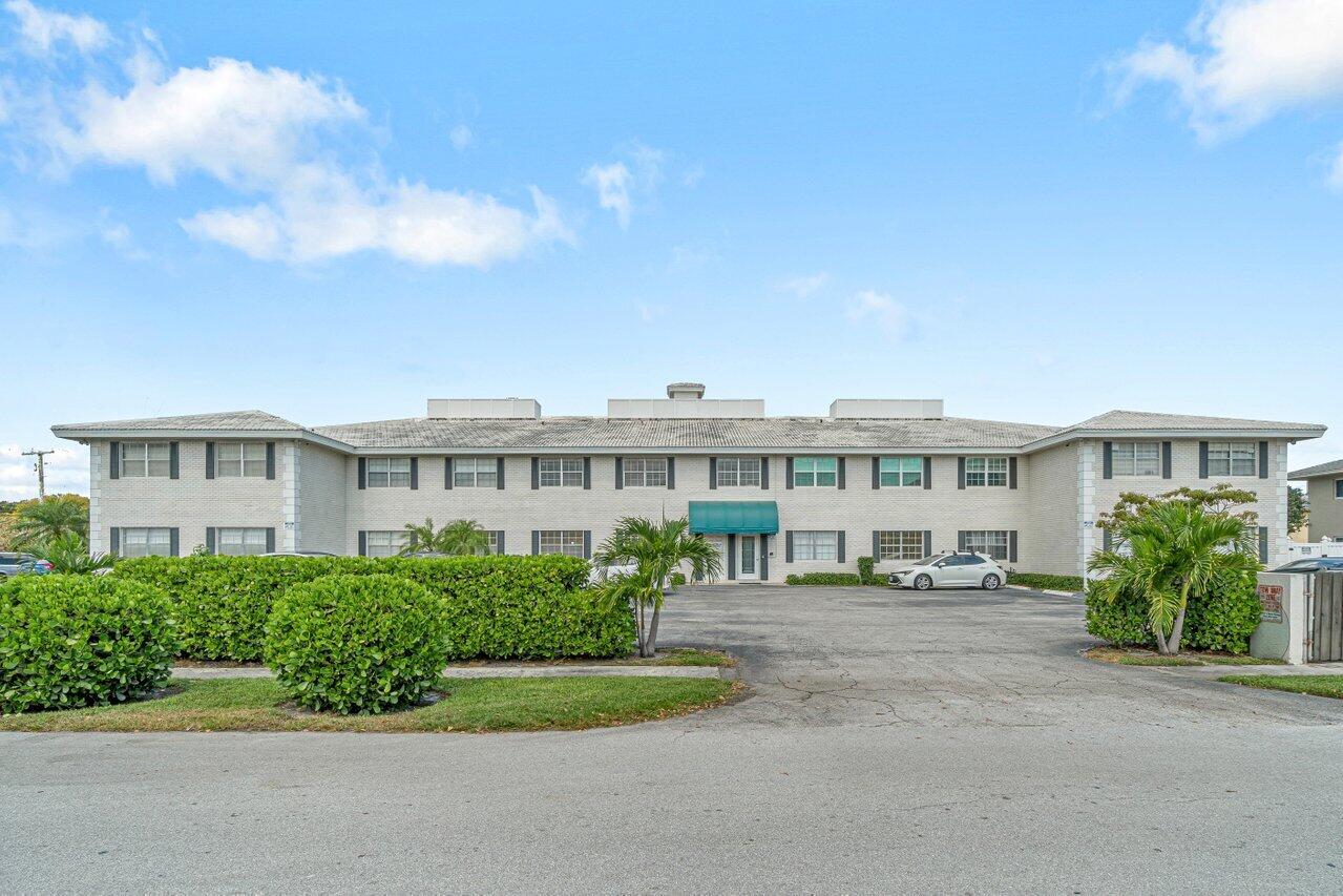 299 Southwest 7th Street, Unit 2060 Boca Raton, FL 33432 - Photo 1 of 20 001-299Southwest7thStreet-BocaRaton-FL-3