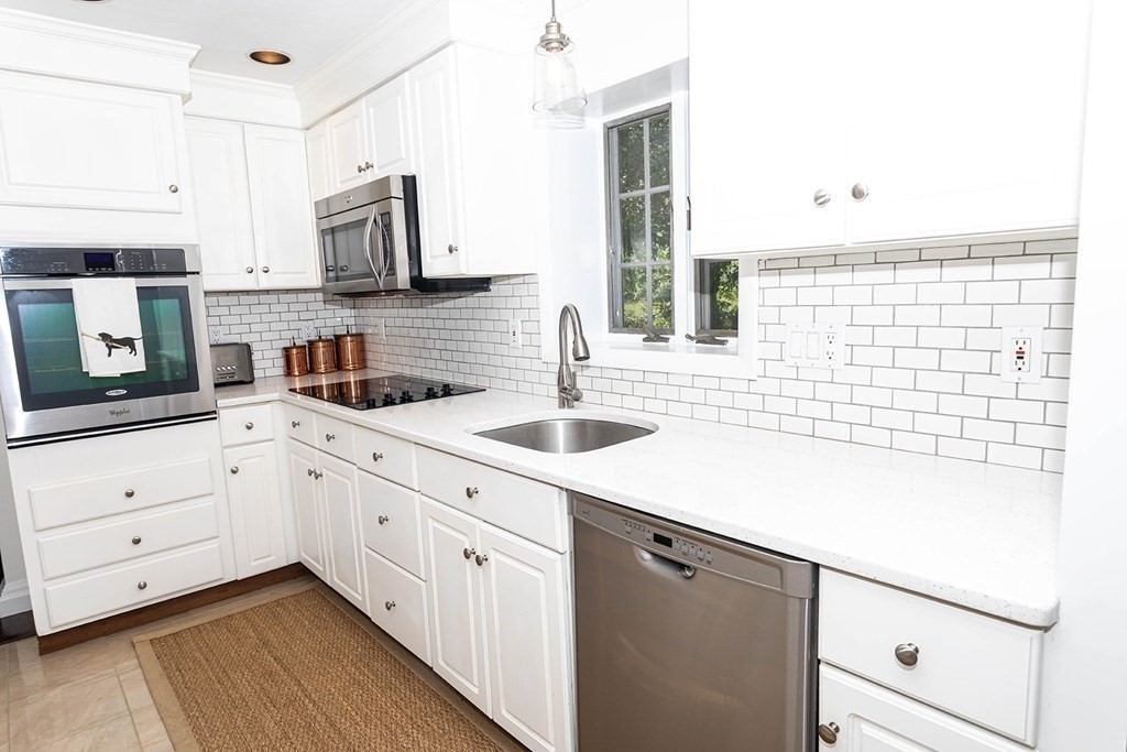 6 Temi Road Beverly, MA 01915 - Photo 9 of 23
