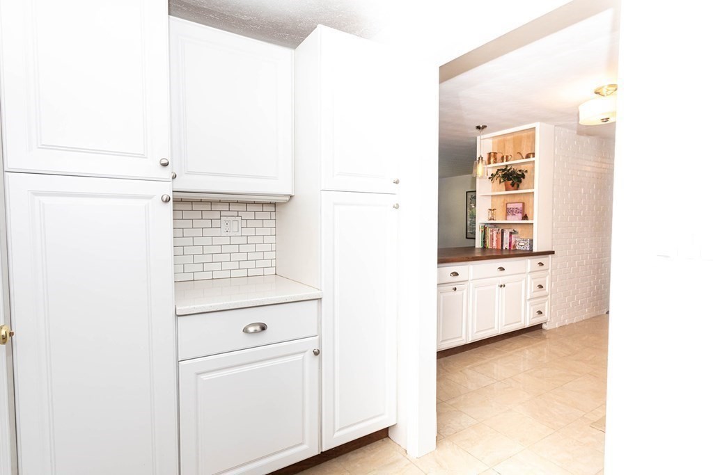 6 Temi Road Beverly, MA 01915 - Photo 10 of 23