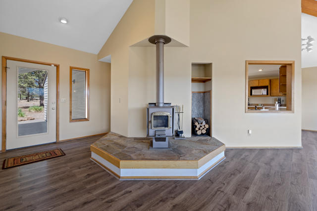 17475 Mountain View Road Sisters, OR 97759 - Photo 4 of 30 17475 Mountain View Road-3