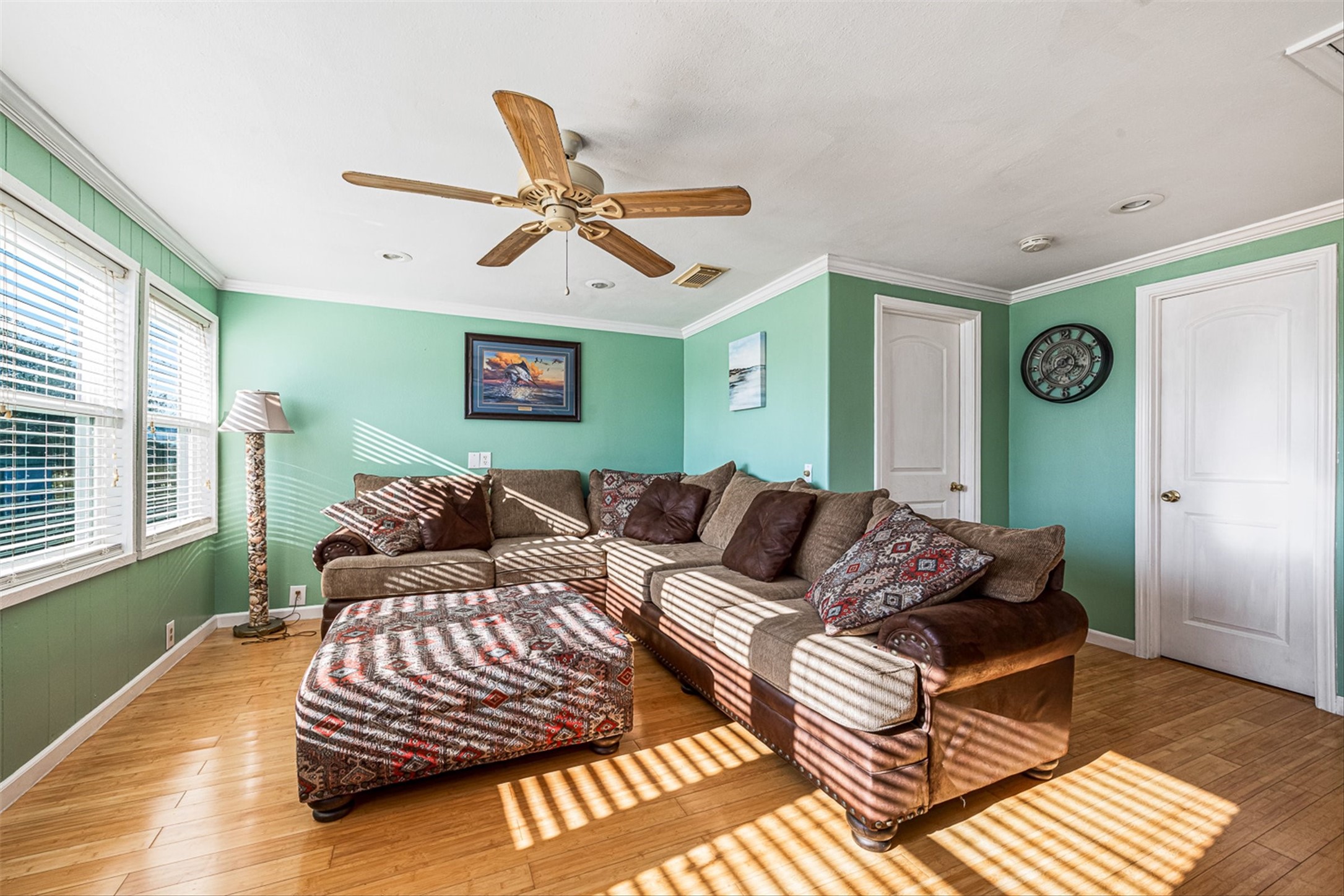 159 Garth Street Freeport, TX 77541 - Photo 19 of 42 a living room with furniture