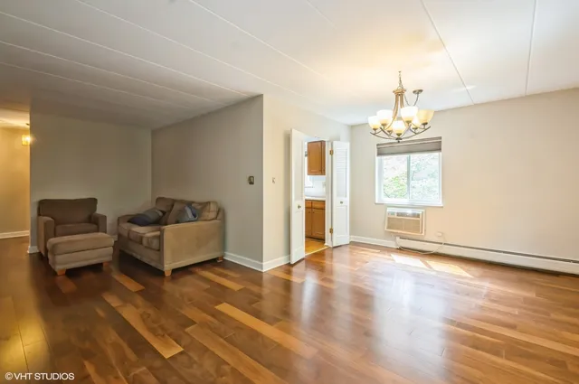 $260,000 | 203 North Kenilworth Avenue, Unit 2P, Oak Park, IL 60302