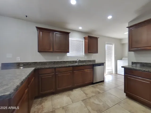 $1,849 | 9215 North 39th Drive, Phoenix, AZ 85051