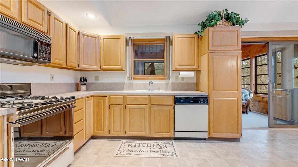 753 Deerfield Road Lake Ariel, PA 18436 - Photo 19 of 147