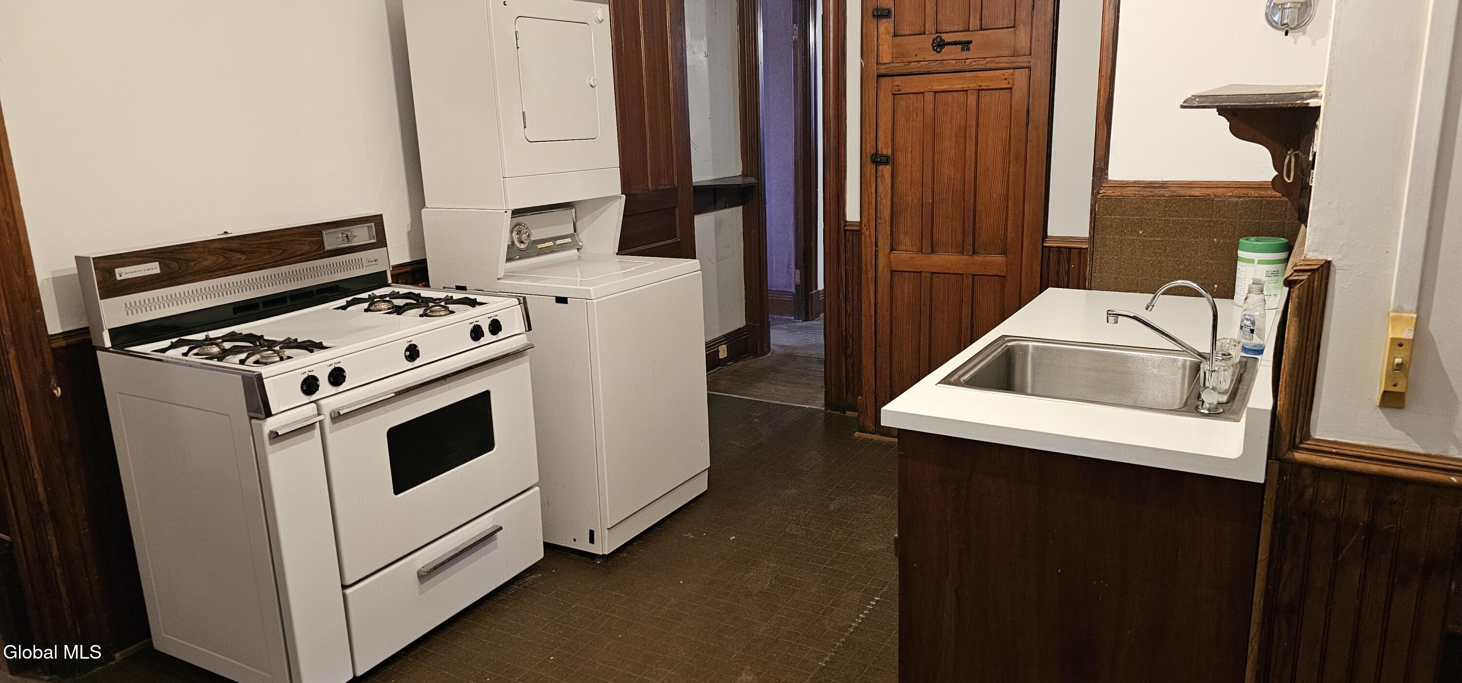 4 Watson Place Utica, NY 13502 - Photo 22 of 33 20241020_141422